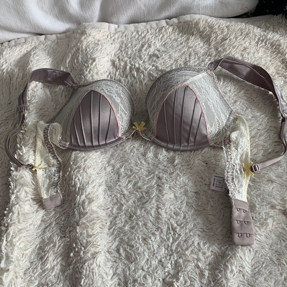 Cute bra Elle Macpherson intimates wear